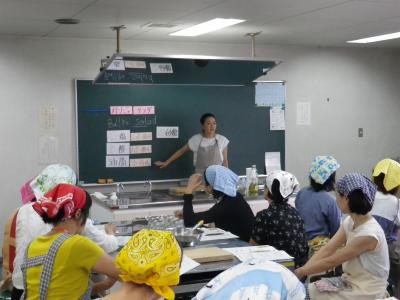 講師の古谷さん（写真中央奥）による説明