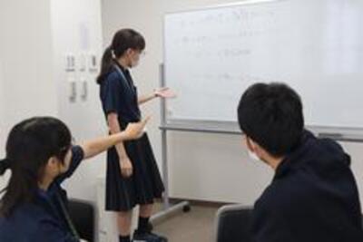 質問内容の考案の様子
