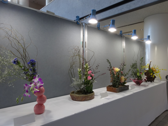 生け花展の部の様子
