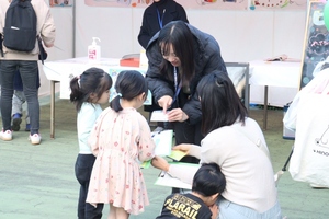ビンゴに挑戦する子ども達