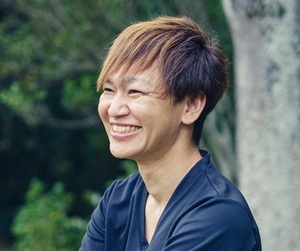 講師