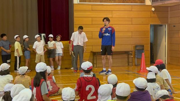 野澤選手が話している様子