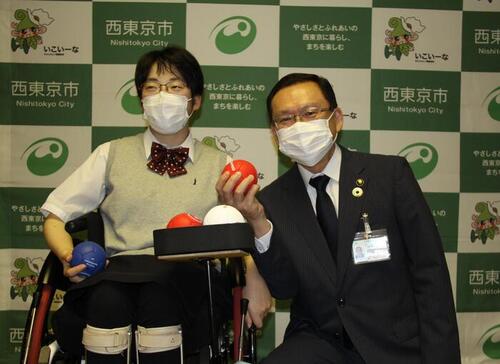 庵木選手と市長のツーショット写真