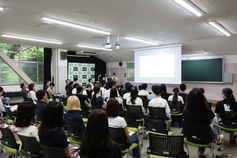 グループ発表の会場画像