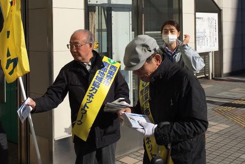 （写真）西武柳沢駅南口での様子1